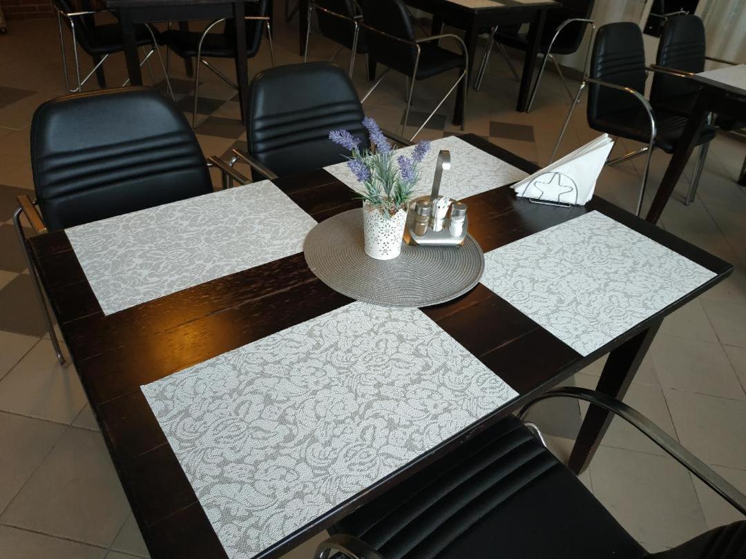 Vila Mihail Hotel Buşteni Екстериор снимка