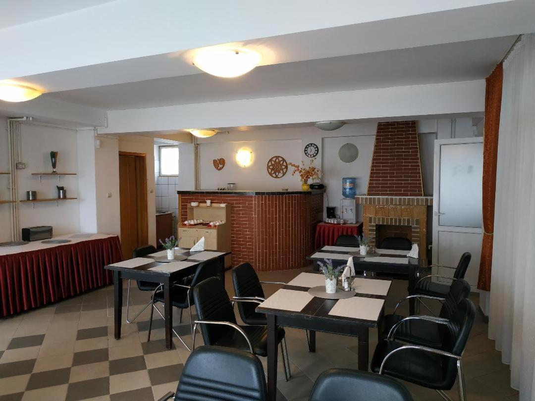 Vila Mihail Hotel Buşteni Екстериор снимка