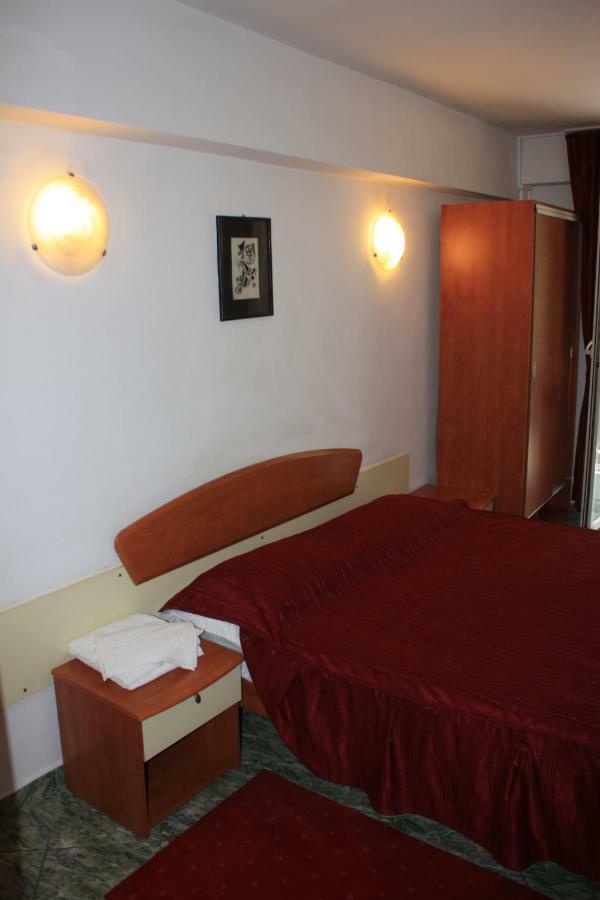 Vila Mihail Hotel Buşteni Екстериор снимка